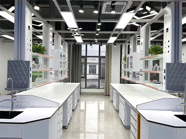 實驗室設計裝修一定需要專業(yè)廠家去做嗎